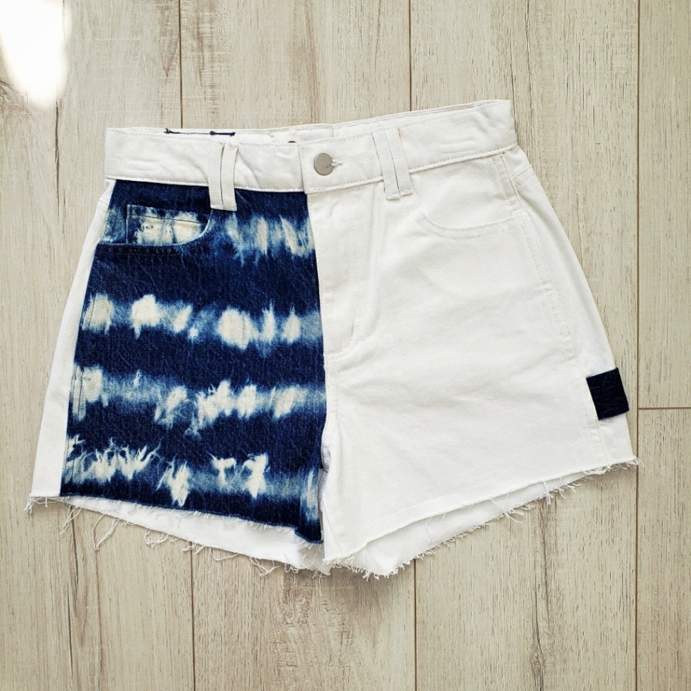 Women Color Block Summer High Waist Denim Shorts Size 26 White Tie Dye Blue NWOT